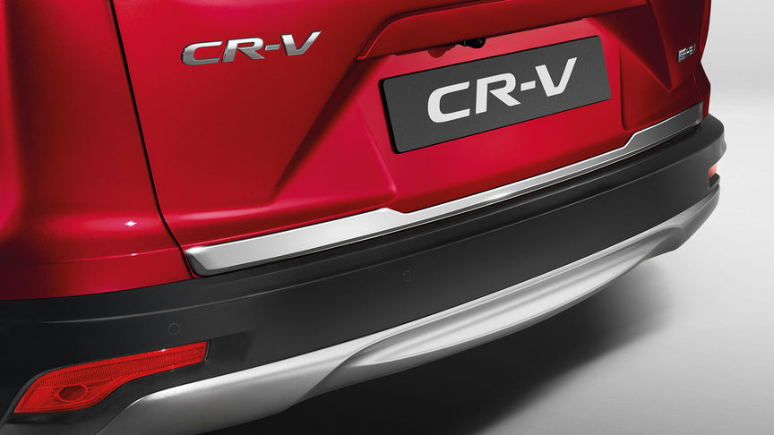 Detailný záber na ozdobné prvky batožinového priestoru modelu Honda CR-V Hybrid.