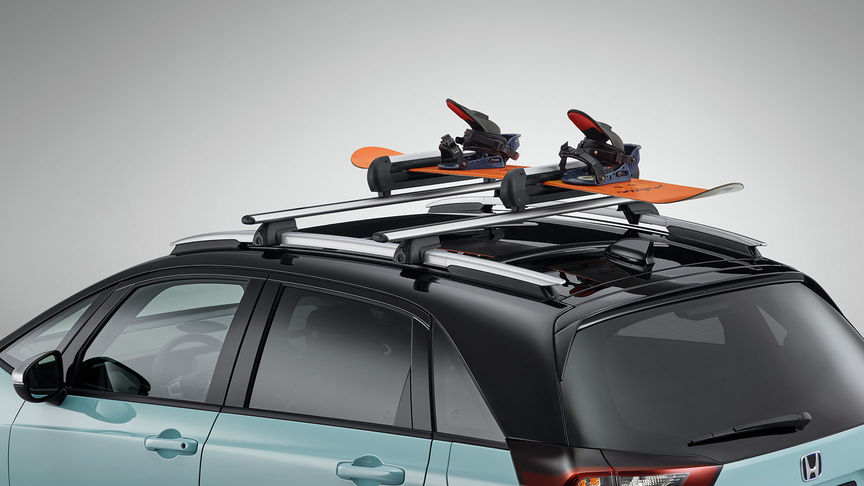 Detailný záber na držiak lyží a snowboardov pre model Honda Jazz Hybrid
