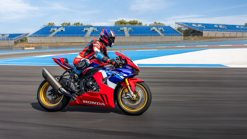 Honda CBR1000RR-R Fireblade SP – dôraz na vysokootáčkový radový štvorvalcový motor s čiastkovými vačkami